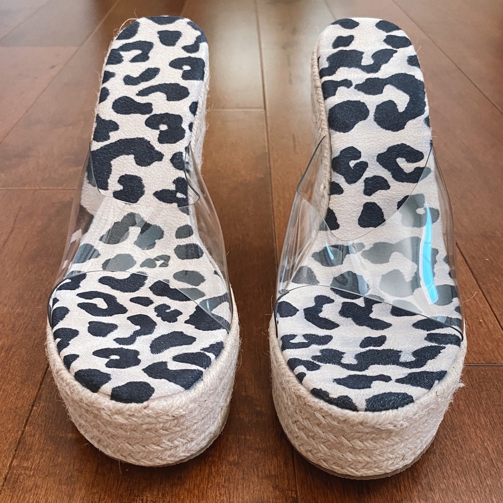 Newbella Open-Toe Wedge Heel Sandals Size 7 🍨
